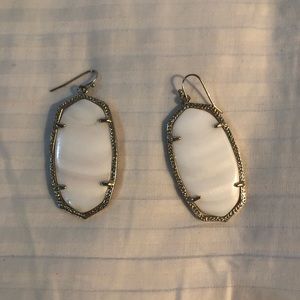 Kendra Scott Elle Earring in White Mother of Pearl